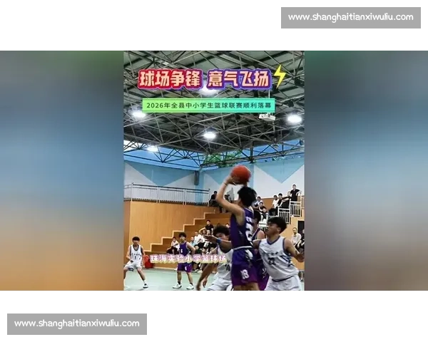 温州篮球赛事热力开赛 赛场争锋激烈碰撞点燃城市篮球热情